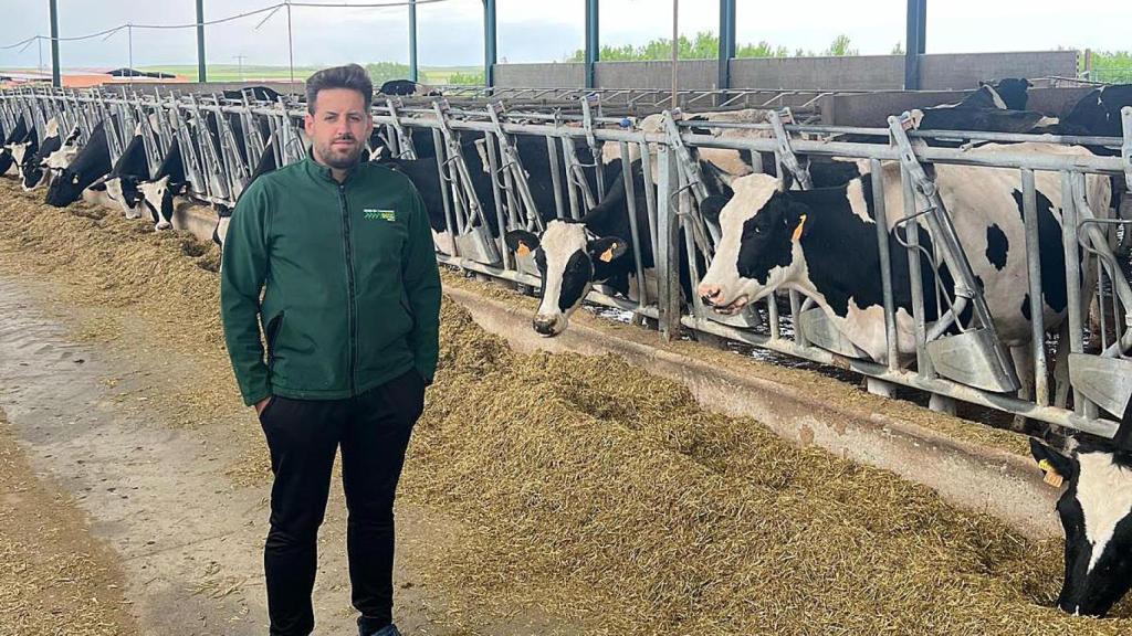 David en su explotación ganadera