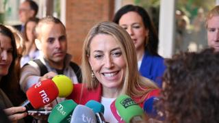 La presidenta de la Junta de Extremadura, María Guardiola, visita el Centro Extremeño de Reproducción Humana Asistida.