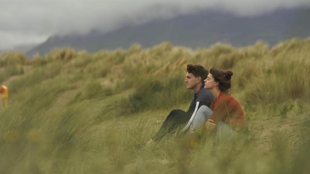 Escena de la serie 'Normal People', un lugar al que siempre volver.