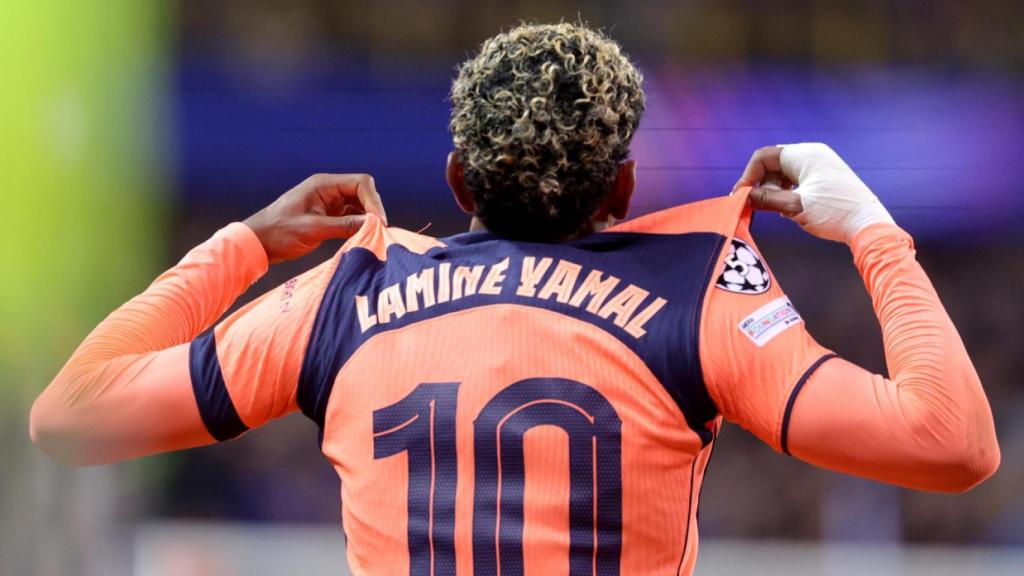 Lamine Yamal celebra su gol contra el Brujas