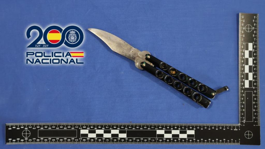 La navaja que utilizó para amenazar al dueño del negocio