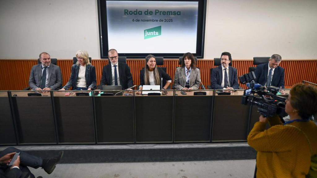 Los siete diputados de Junts este jueves en el Congreso.