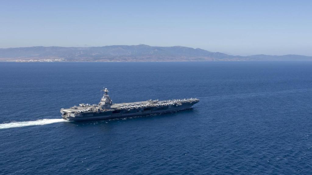 El portaviones Gerald R. Ford de EEUU cruzando el Estrecho de Gibraltar