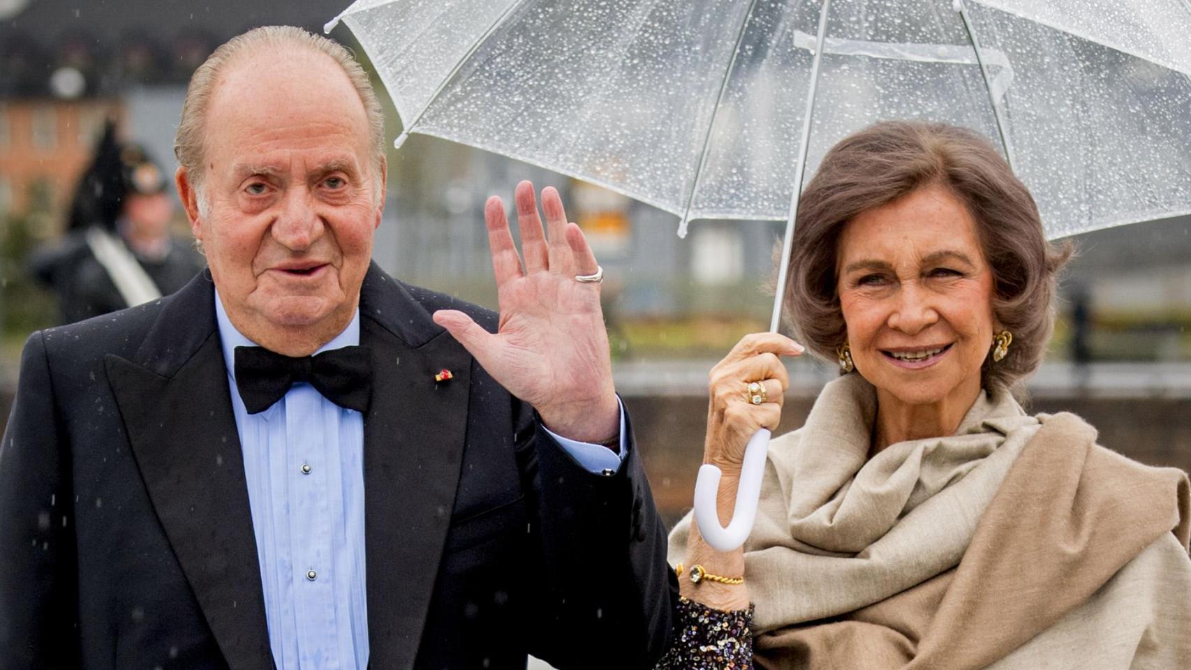 El rey Juan Carlos y la reina Sofía, en la cena de gala en la Ópera de Oslo con motivo del 80 cumpleaños del rey Harald de Noruega, el 10 de mayo de 2017.