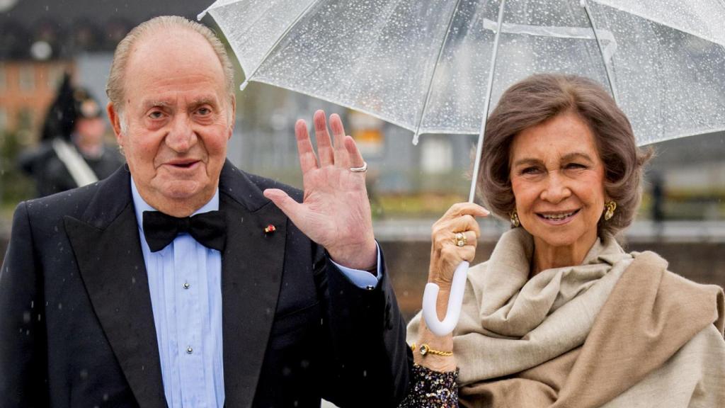 El rey Juan Carlos y la reina Sofía, en la cena de gala en la Ópera de Oslo con motivo del 80 cumpleaños del rey Harald de Noruega, el 10 de mayo de 2017.