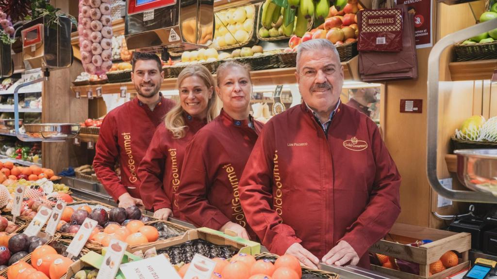 La familia al frente de Gold Gourmet, de derecha a izquierda, Luis Pacheco Torres, Cecilia Isidro Bernar y sus hijos, Raquel y Daniel Pacheco Isidro.