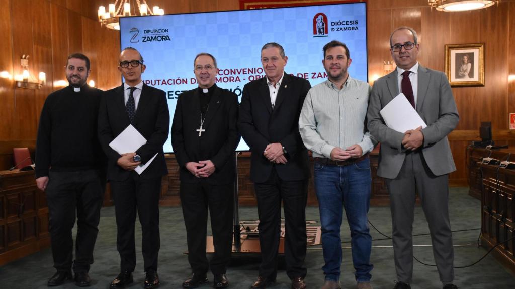 Firma del convenio de colaboración entre la Diputación y el Obispado de Zamora para restaurar templos y patrimonio religioso