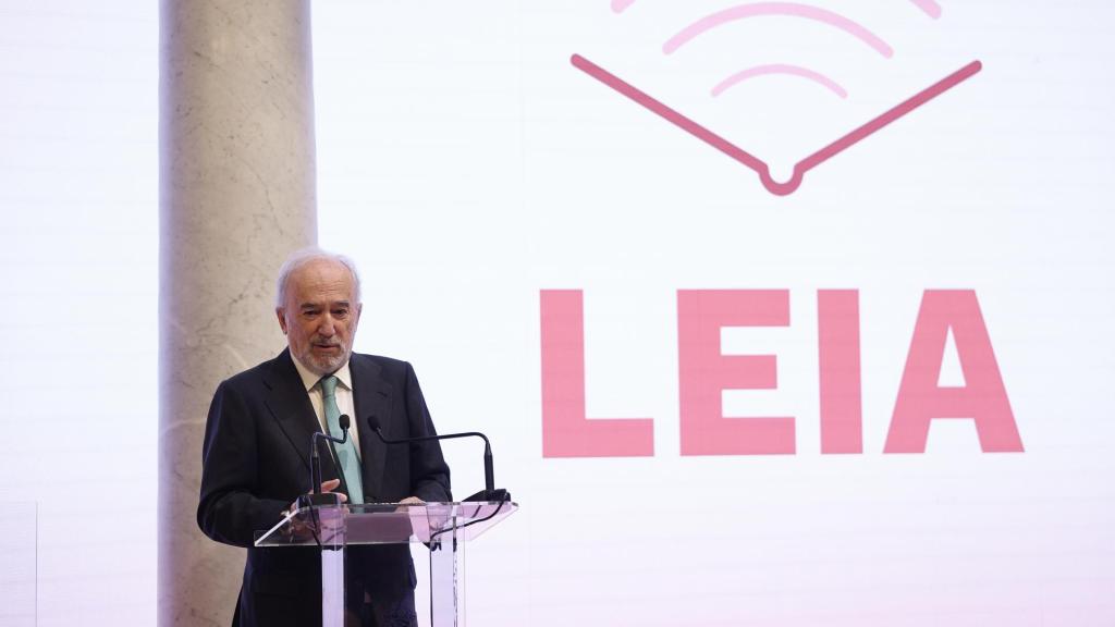El director de la RAE, Santiago Muñoz Machado, interviene en la presentación de las herramientas elaboradas en el marco del proyecto LEIA (Lengua Española e Inteligencia Artificial), este jueves. Foto: EFE/ Rodrigo Jiménez