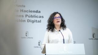 Lola Alcónez en rueda de prensa.