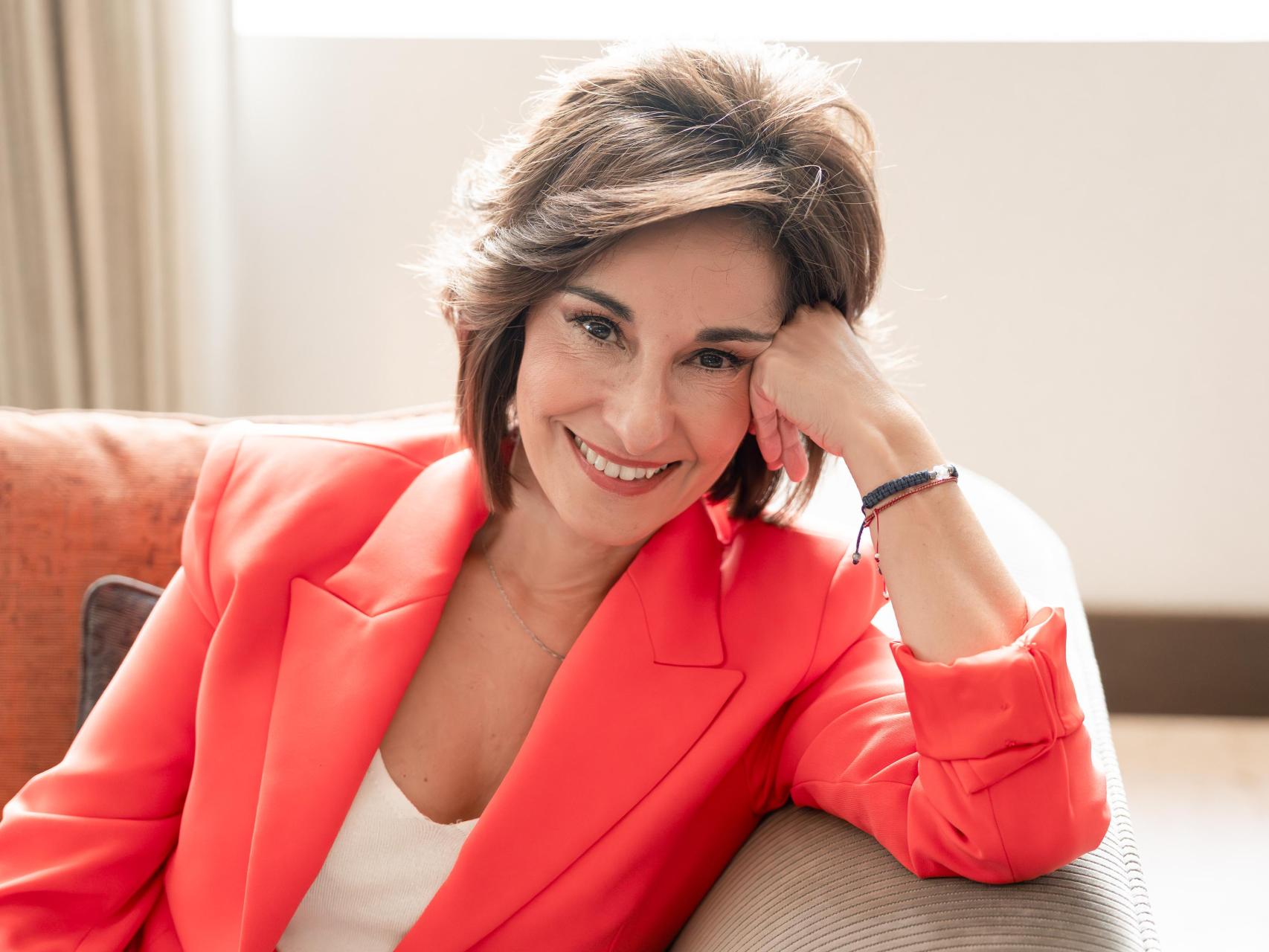 La presentadora Adela González, en uno de los salones del JW Marriott Hotel Madrid.