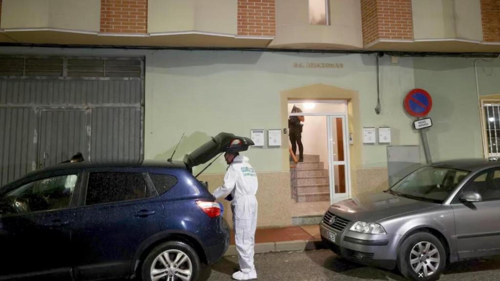 El portal del número 2 de la calle Totana en Librilla se encontró el cadáver de Ainhoa, el pasado domingo 26 de octubre.
