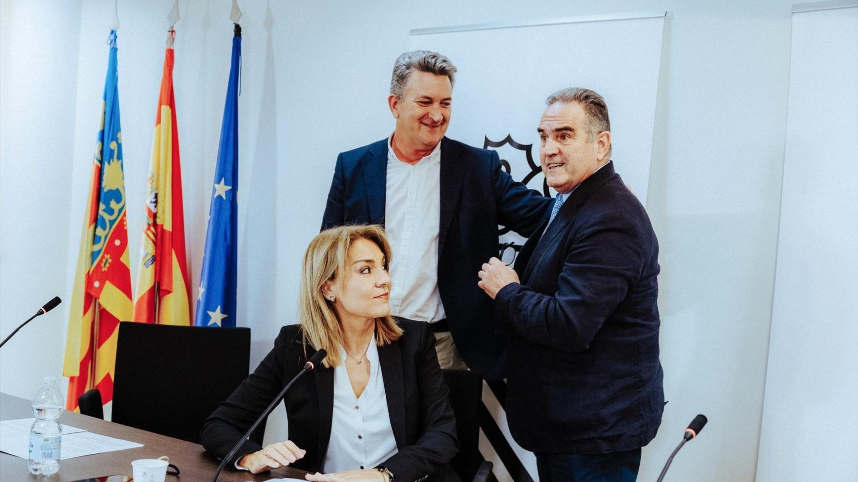 Susana Camarero, junto a Vicente Martínez Mus y Gan Pampols. Roberto Plaza / EP