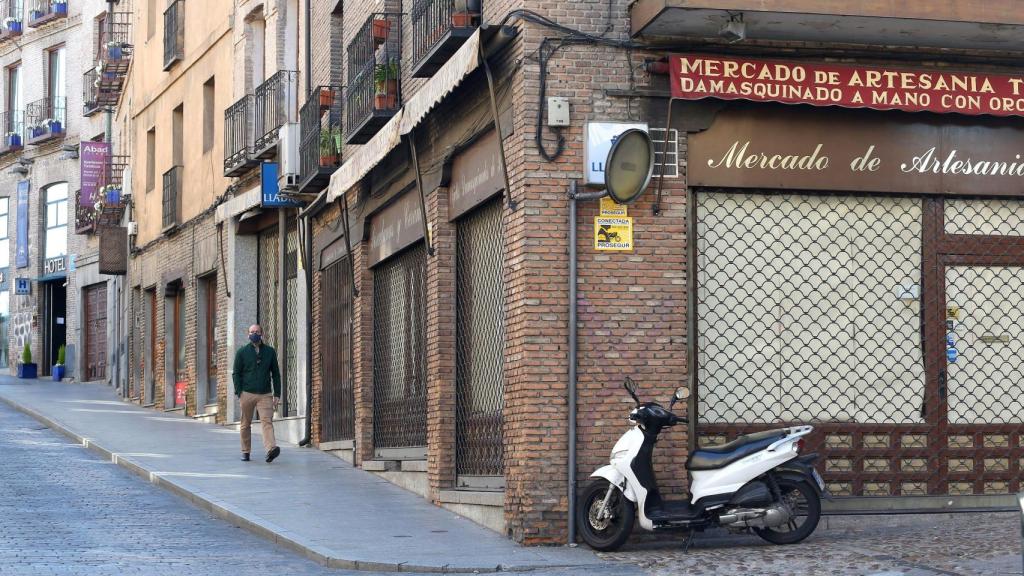 Imagen de archivo de un comercio cerrado del Casco Histórico.