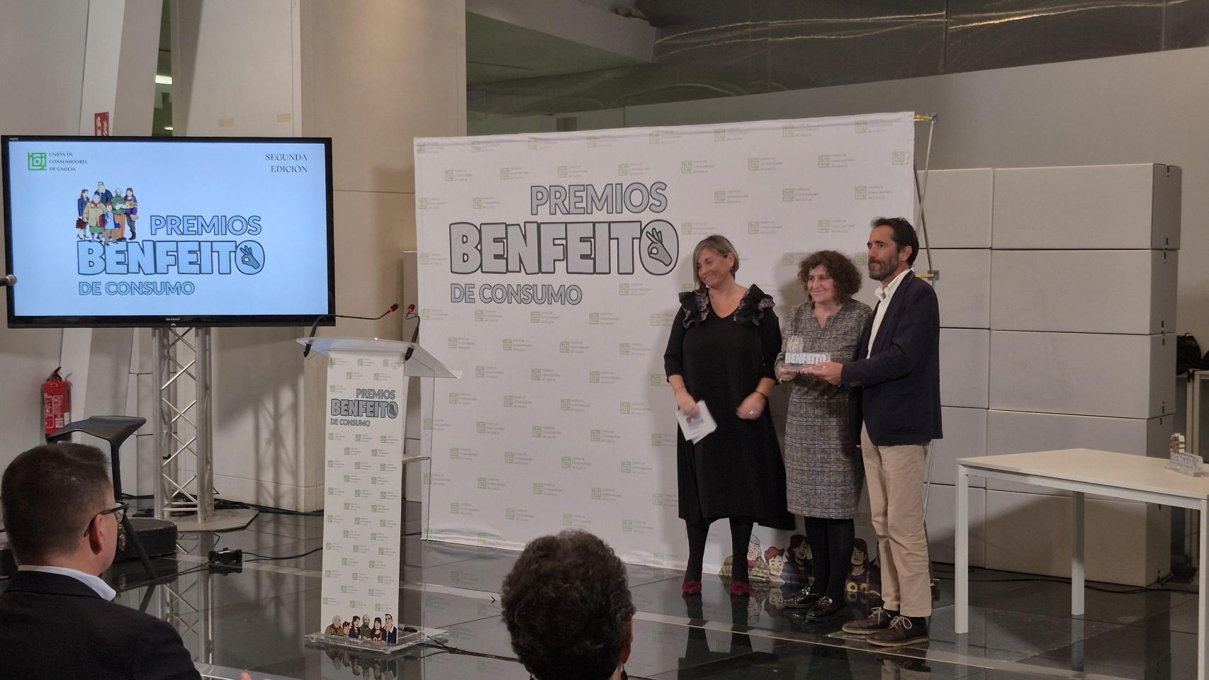 La Unión de Consumidores de Galicia premia a Gadis, Santos y Xenera en los Benfeito