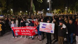 Concentración ciudadana para reclamar la integración ferroviaria y rechazar la instalación de pantallas acústicas