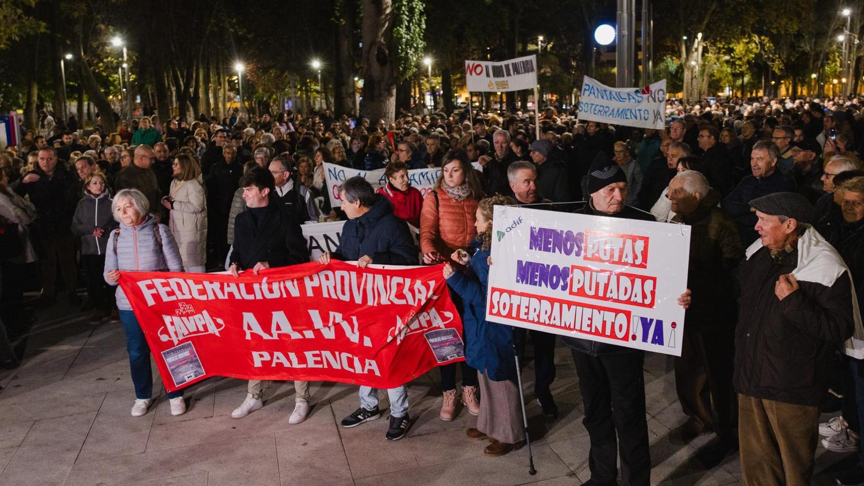 Concentración ciudadana para reclamar la integración ferroviaria y rechazar la instalación de pantallas acústicas