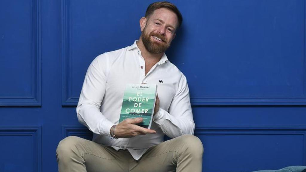 El nutricionista Javier Martínez presenta su última publicación 'El poder de comer bien' (Espasa, 2025).