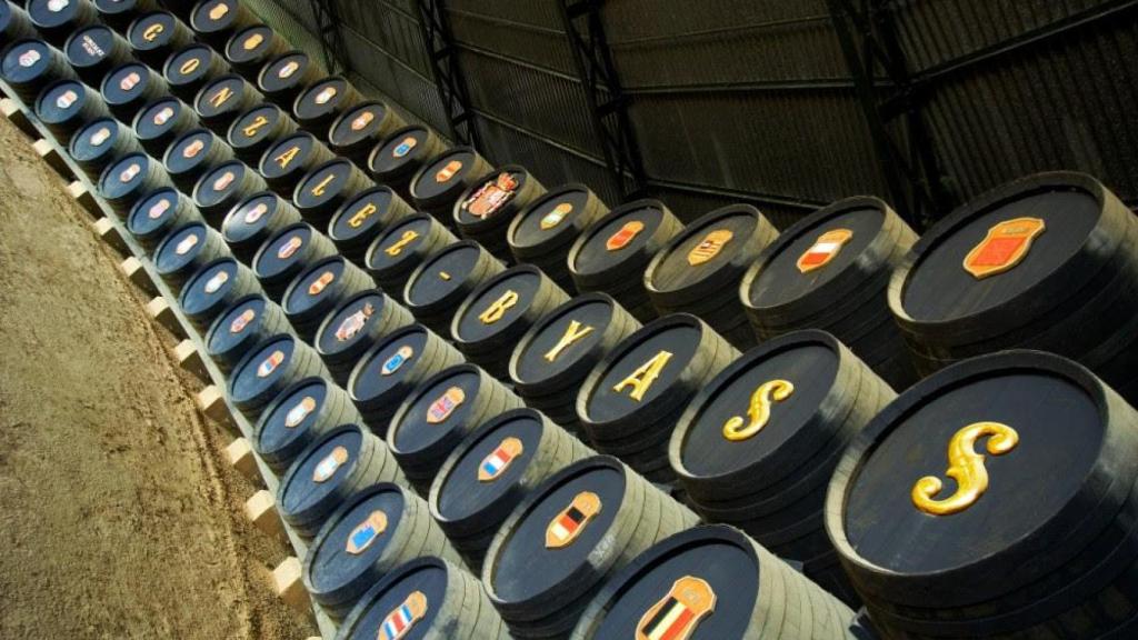 Una de las salas de la bodega González Byass.