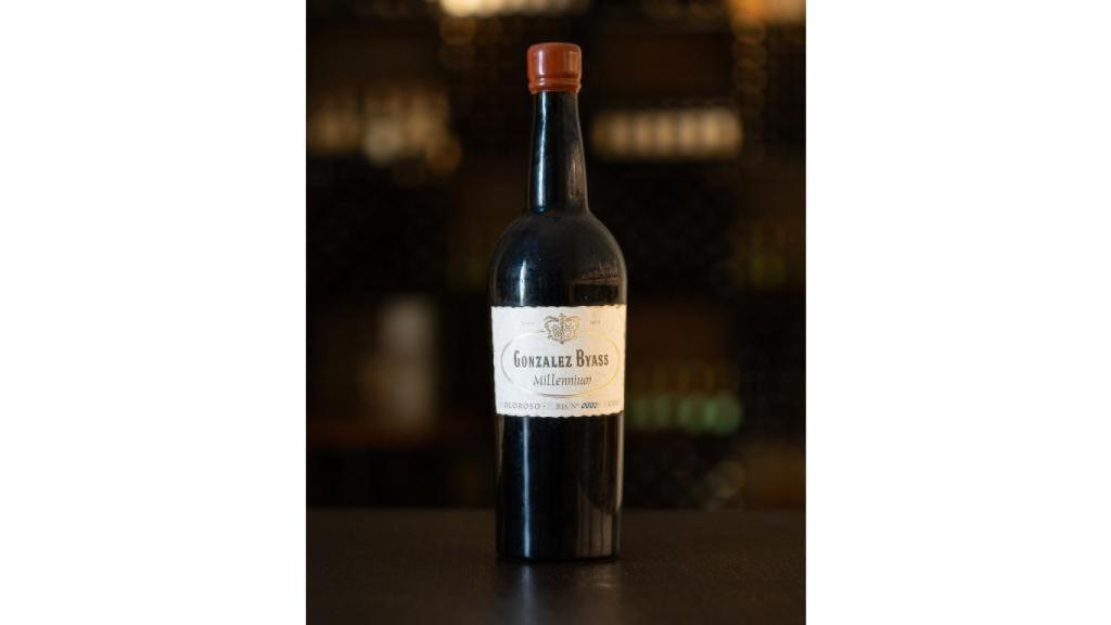 La botella a subasta, la Nº2 de Milennium Oloroso.