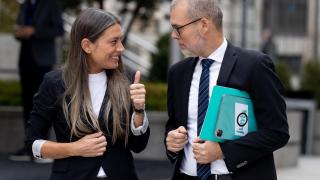 Míriam Nogueras, portavoz de Junts en el Congreso, y el diputado Josep Maria Cruset, a su llegada al Congreso.