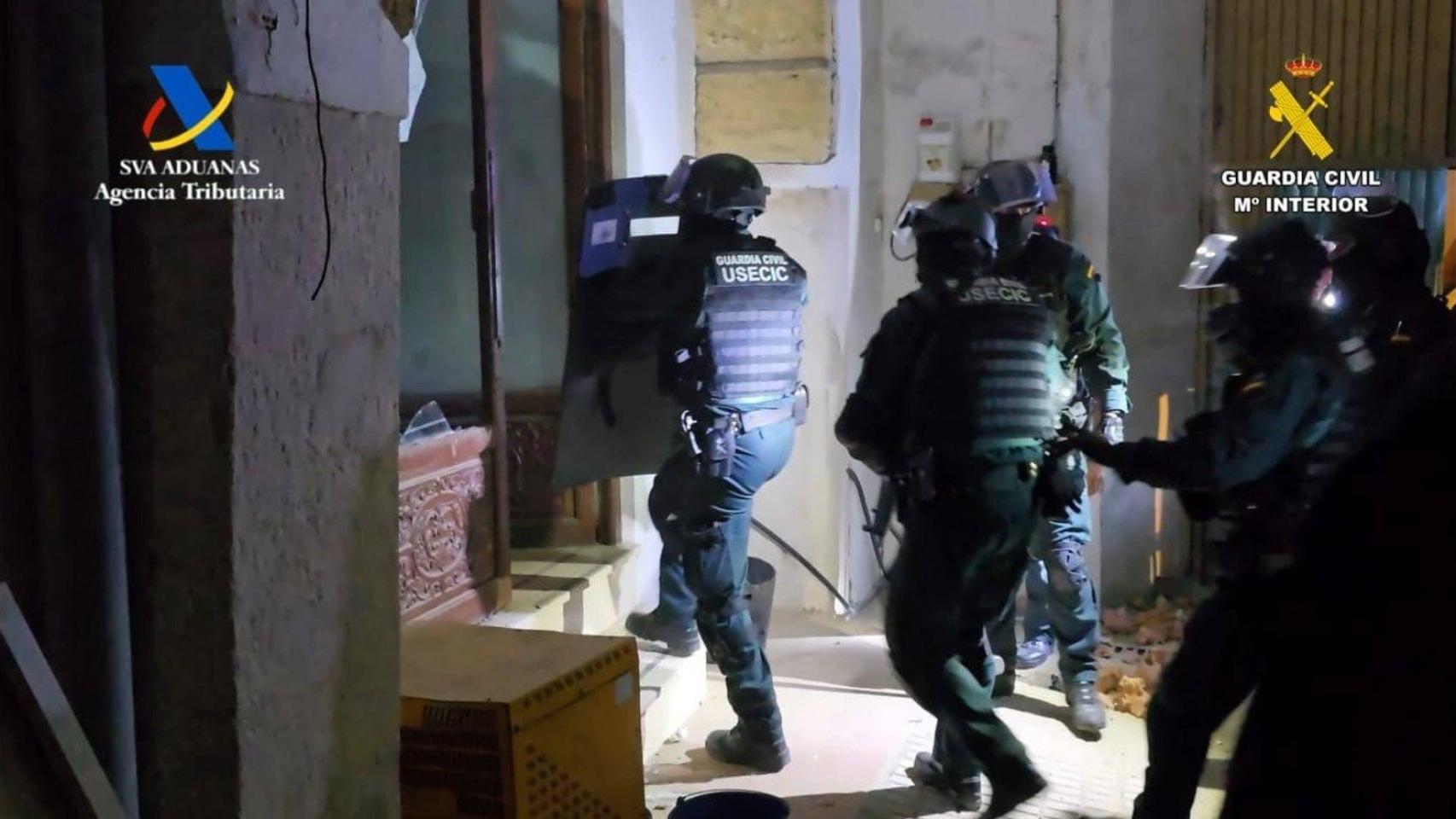 Imagen de la actuación llevada a cabo por la Guardia Civil en Osuna.