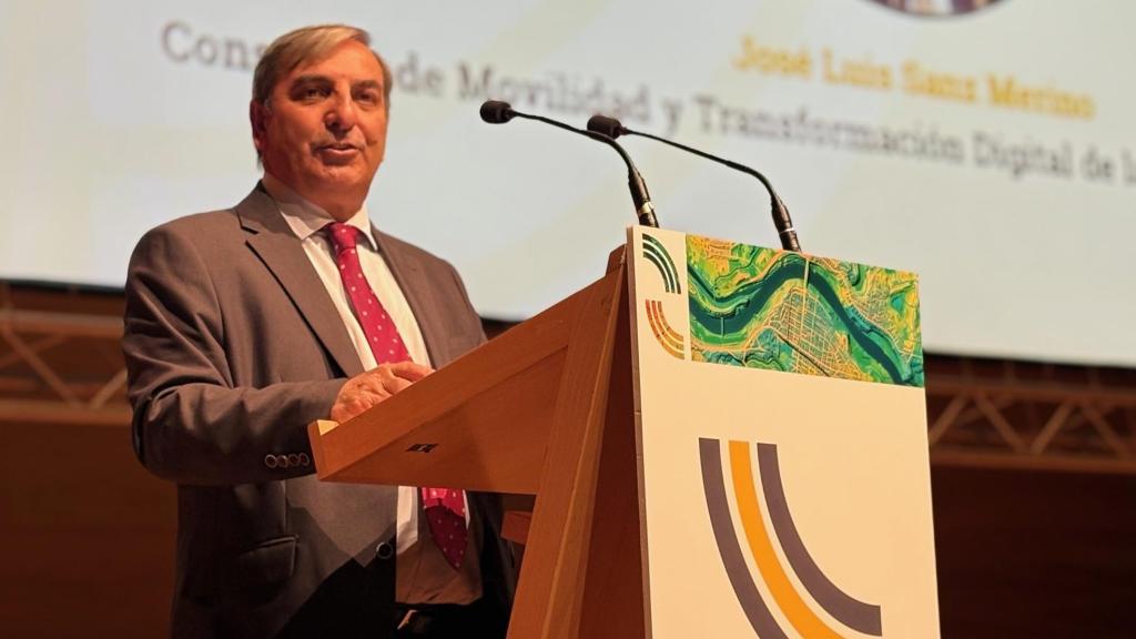 El consejero, durante su intervención.