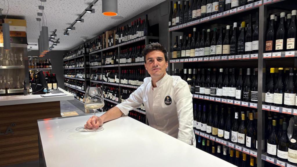 Gonzalo Coalla en su tienda de Madrid.