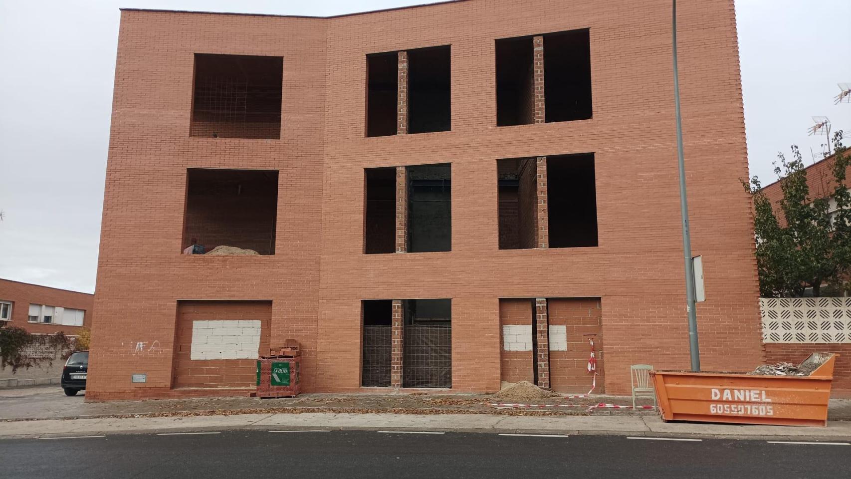 El inmueble en su estado actual, en la calle Hortensia del barrio de Azucaica.