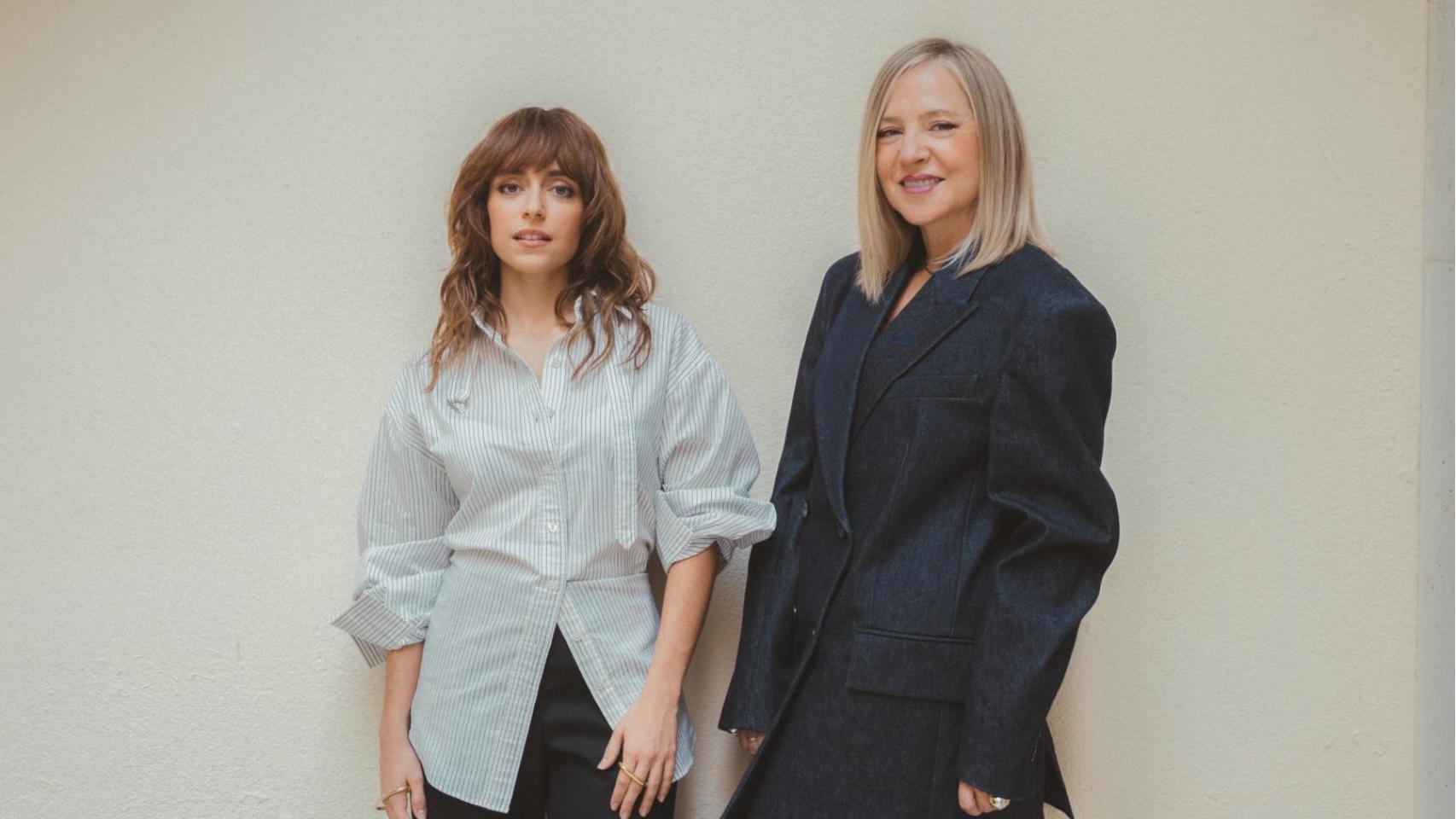 Pilar Castro y Lucía Caraballo en Todos los lados de la cama: “Ojalá quien se casa a los 20 años sienta la misma felicidad a los 50”