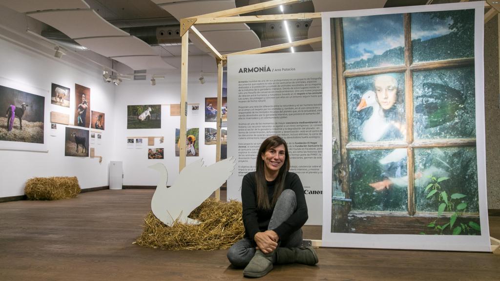 Ana Palacios en su exposición 'Armonía'.