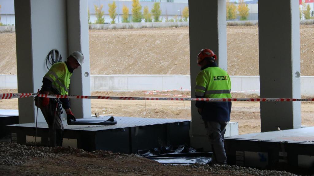 Trabajadores de EIGO Construcciones en el nuevo 'hub' logístico de Zaragoza