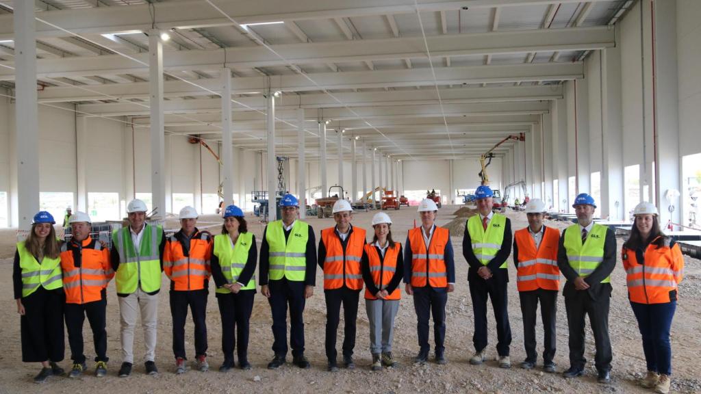 Representantes de GLS, Valfondo y EIGO Construcciones visitan las obras del 'hub' logístico