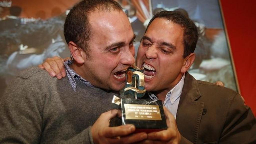Los responsables de Los Zagales celebran el premio conseguido en 2010