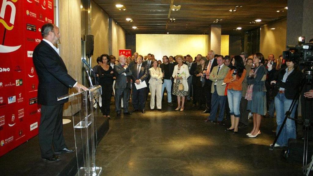 El alcalde León de la Riva durante la inauguración de la primera edición