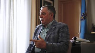 O alcalde de Oleiros, Ángel García Seoane, durante a entrevista con Quincemil.