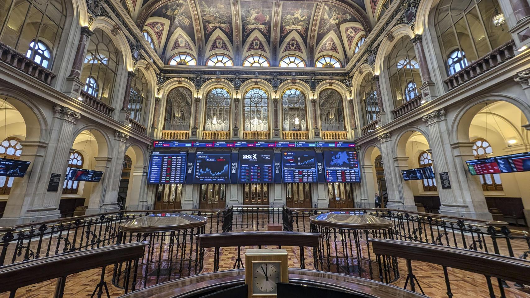 Interior del Palacio de la Bolsa de Madrid.