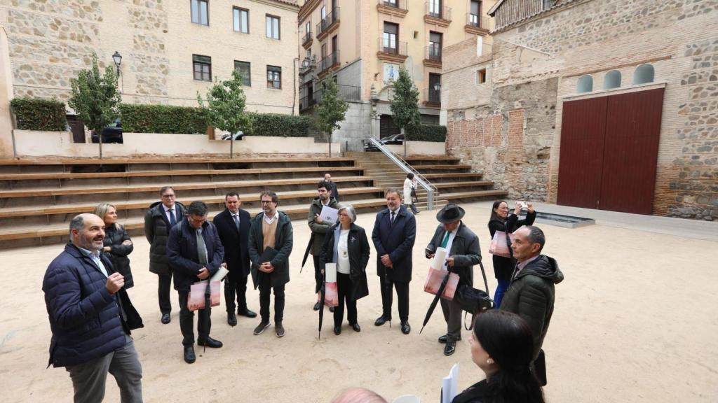 Visita para conocer la regeneración urbana del Corral de Don Diego, Salón Rico y las nuevas viviendas de la EMV.