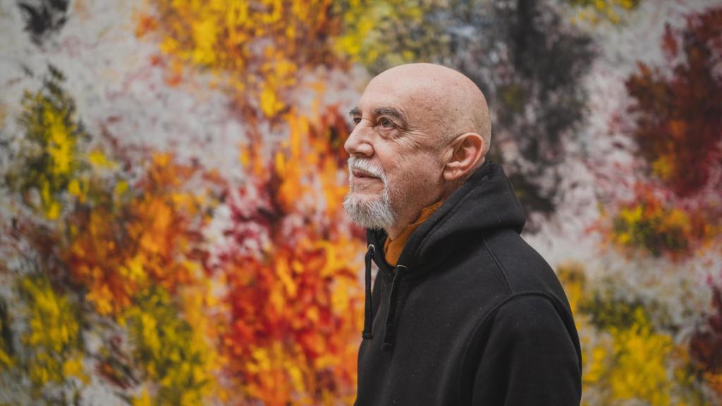Carlos León en su estudio de Torrecaballeros (Segovia). Foto: Sara Fernández