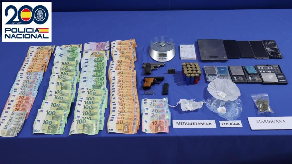 Desarticulación de cuatro puntos de venta de cocaína en Salamanca y Santa Marta e intervención de varias armas de fuego y dinero