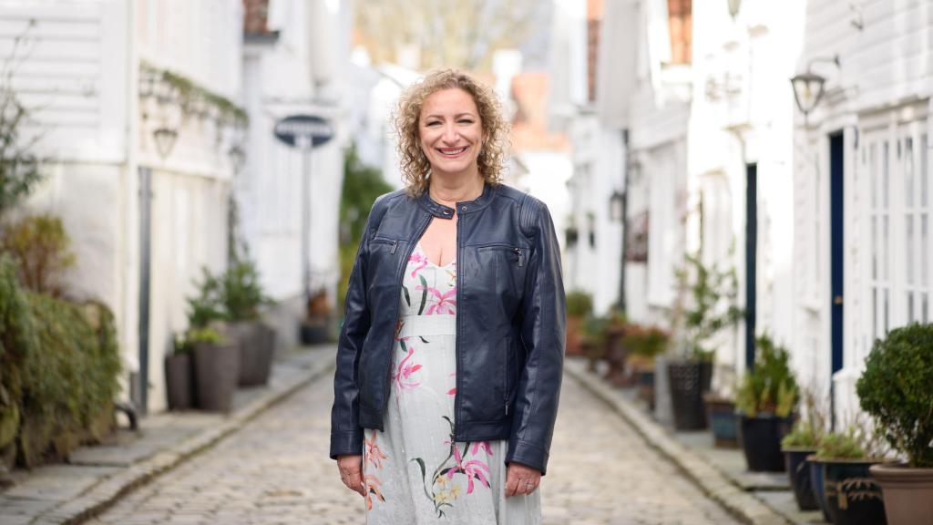 Ana Morales, psicóloga general sanitaria especializada en obesidad, atracones y bulimia.