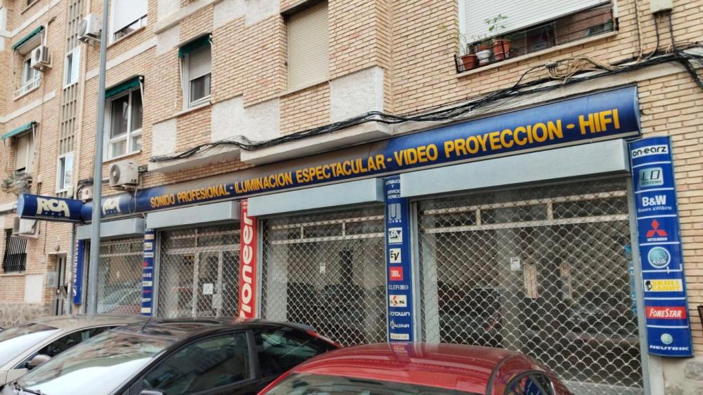 Locales de los números 5 y 7 de la calle Asturias, en Palomarejos.