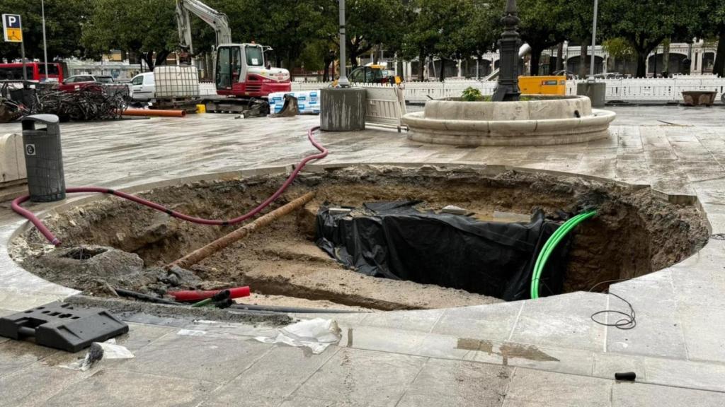 Las obras en los Cantones en A Coruña sacan a la luz restos del antiguo puerto de la ciudad