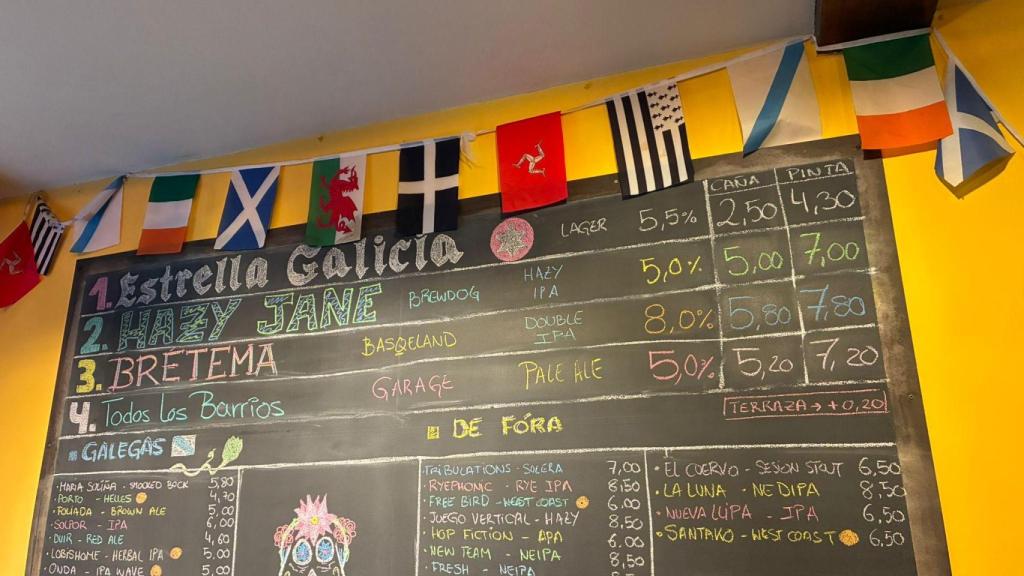 Algunas de las cervezas artesanales que sirven en el Xuntanza