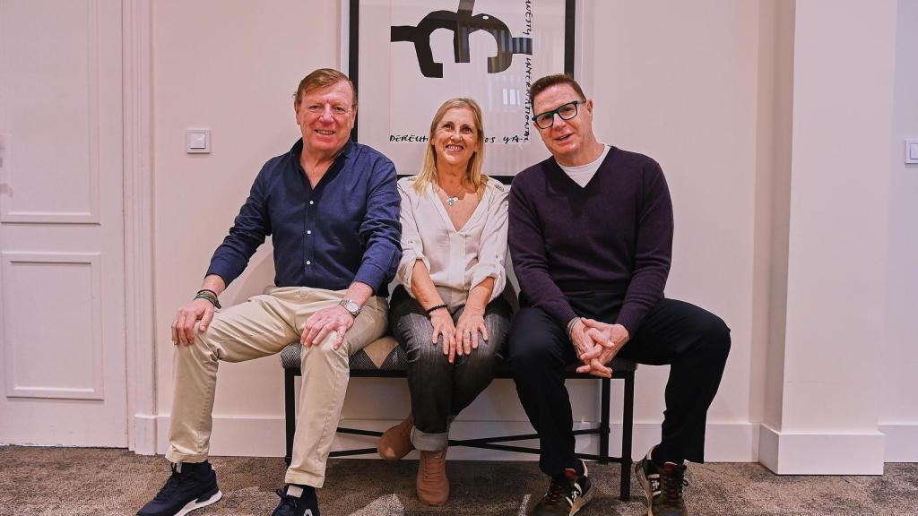 César, Mónica y Jorge, este jueves, posando para EL ESPAÑOL.