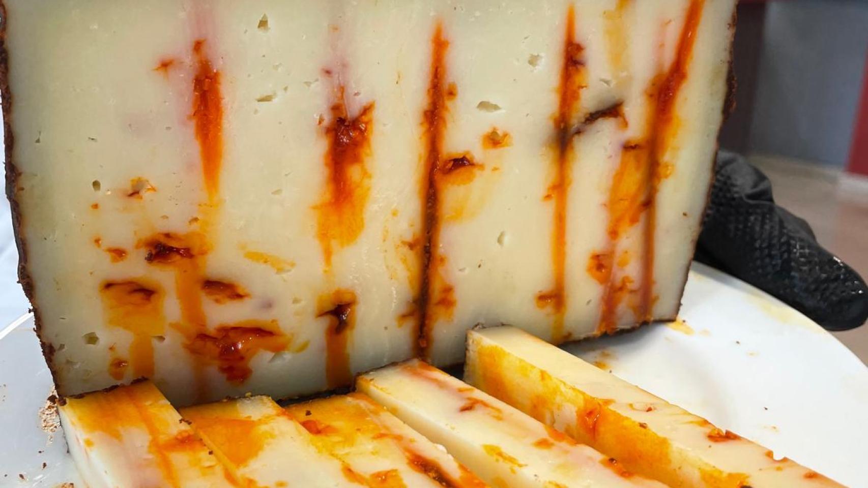 Uno de los quesos de cabra premiados en Málaga.