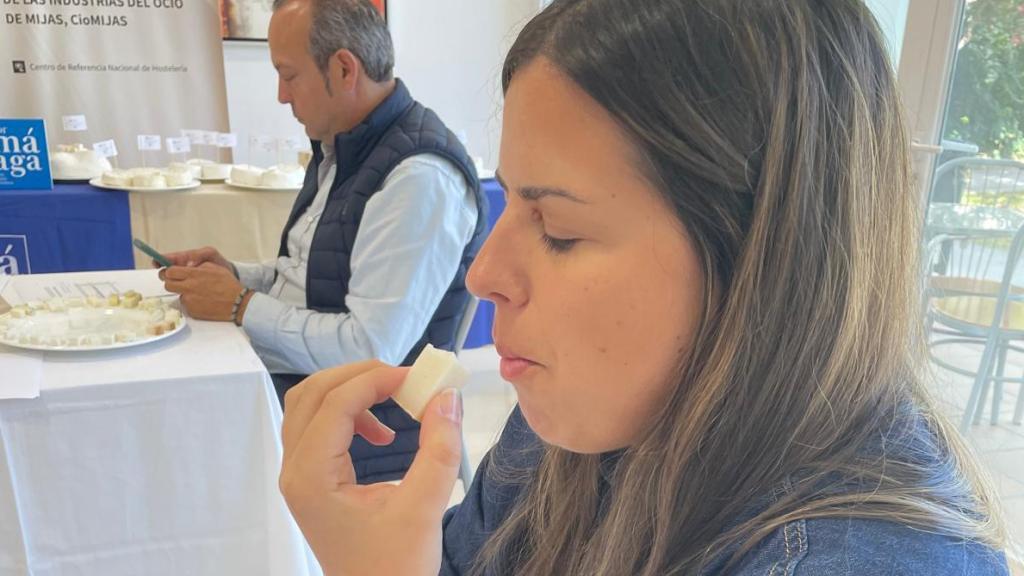 Una representante del jurado en una de las catas.