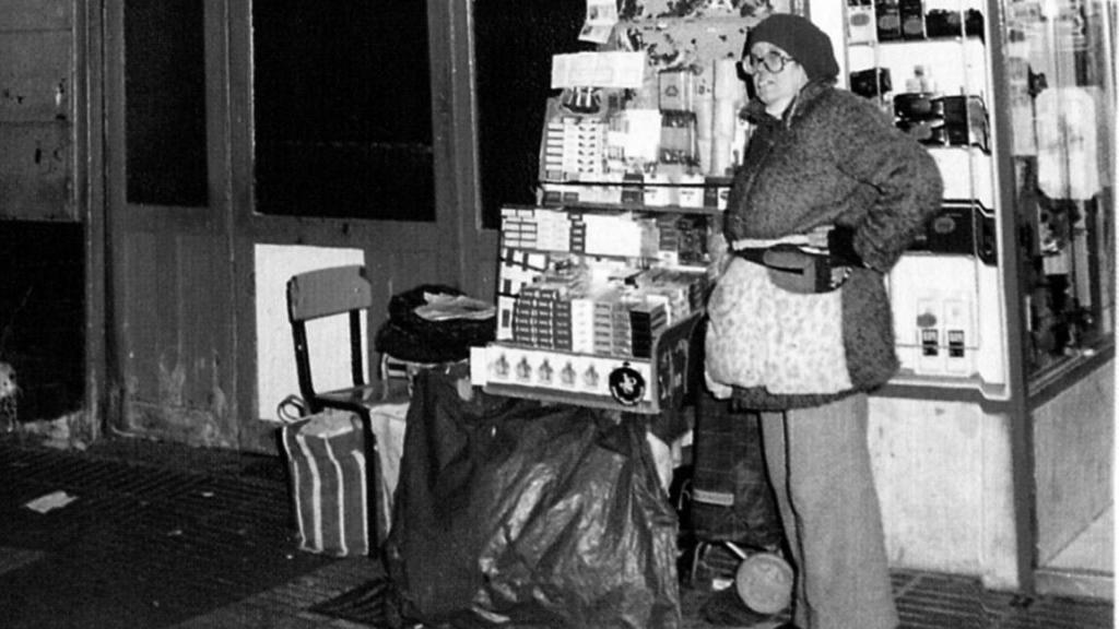 La Serafina, una de las 'tabaqueras' más conocidas de Zaragoza, en el Tubo.