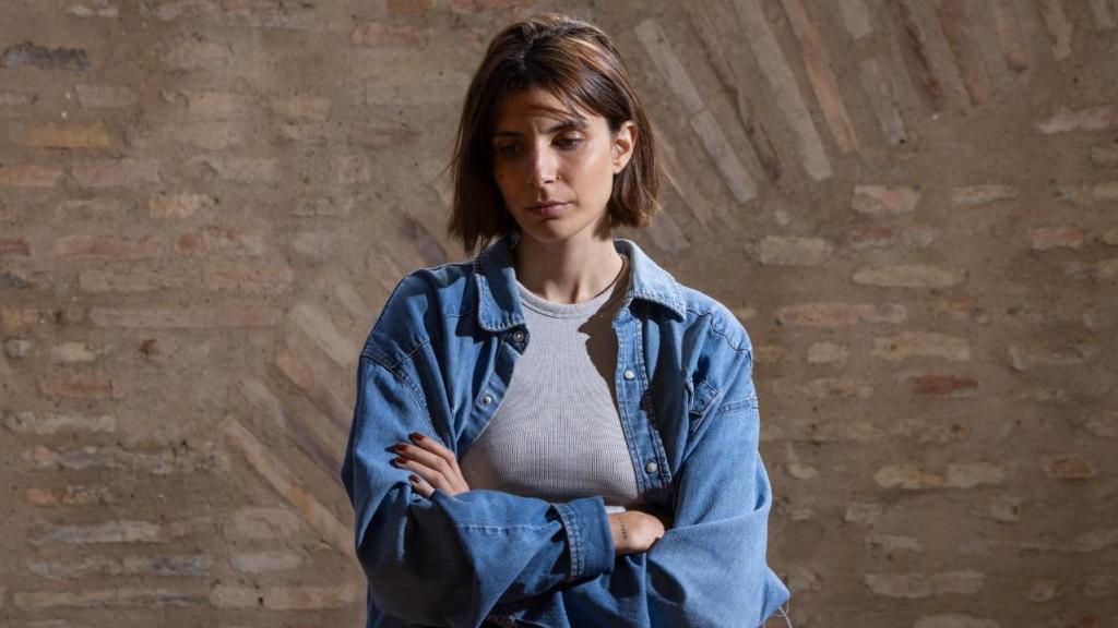 El laberinto de Julia, la joven de 28 años con el raro síndrome de la costilla deslizante: El dolor no para ni cuando descanso