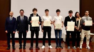 Seis alumnos gallegos, entre los ganadores de los premios del Ministerio de Educación por las Olimpiadas Científicas