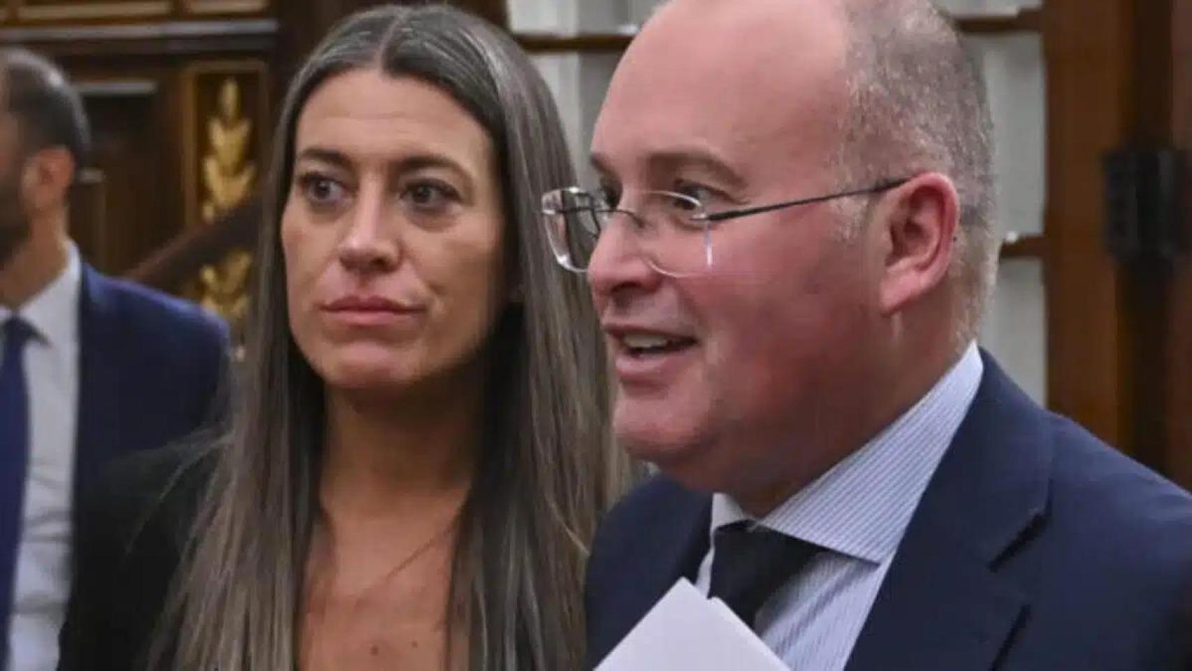 Míriam Nogueras, portavoz parlamentaria de Junts, junto al secretario general del PP, Miguel Tellado, en el Congreso